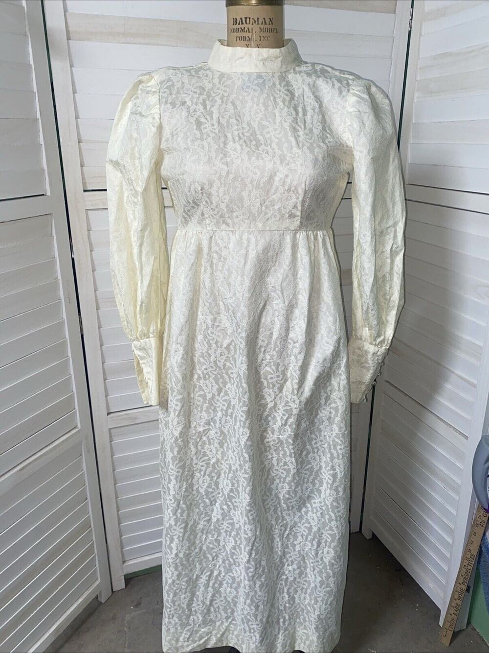 Vintage 60s Handmade Off White Lace Satin Sheath Wedding Dress/Gown Sz Small